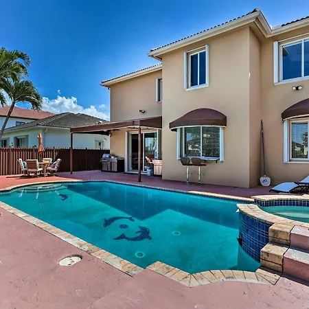 Spacious Miami Retreat With Grill, Pool And Dock! Exterior photo