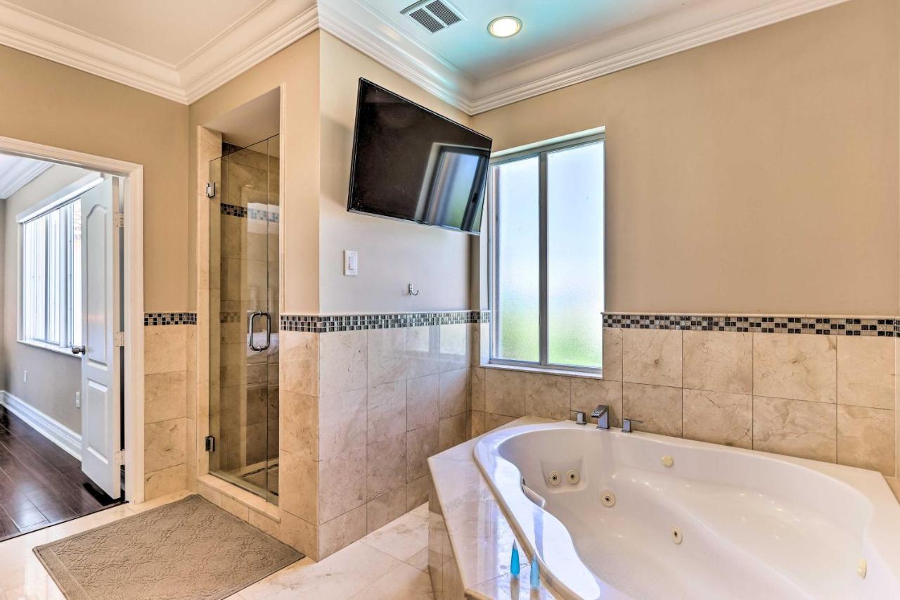 Spacious Retreat With Grill, Pool And Dock! Casa de Férias Miami